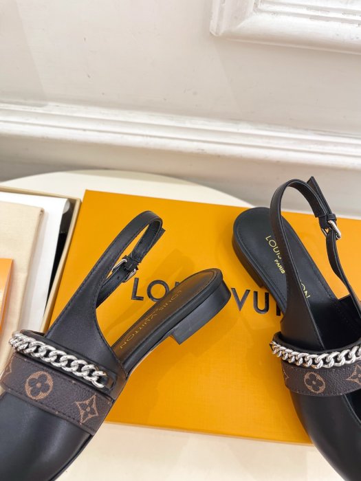 Босоножки фото 7