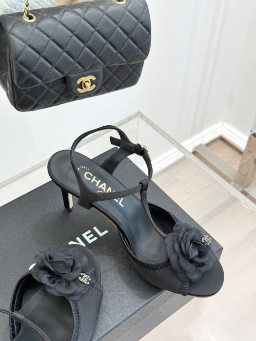 Босоножки фото 5