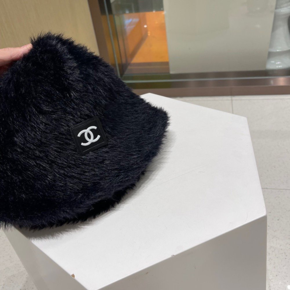 Hat on fur winter фото 8