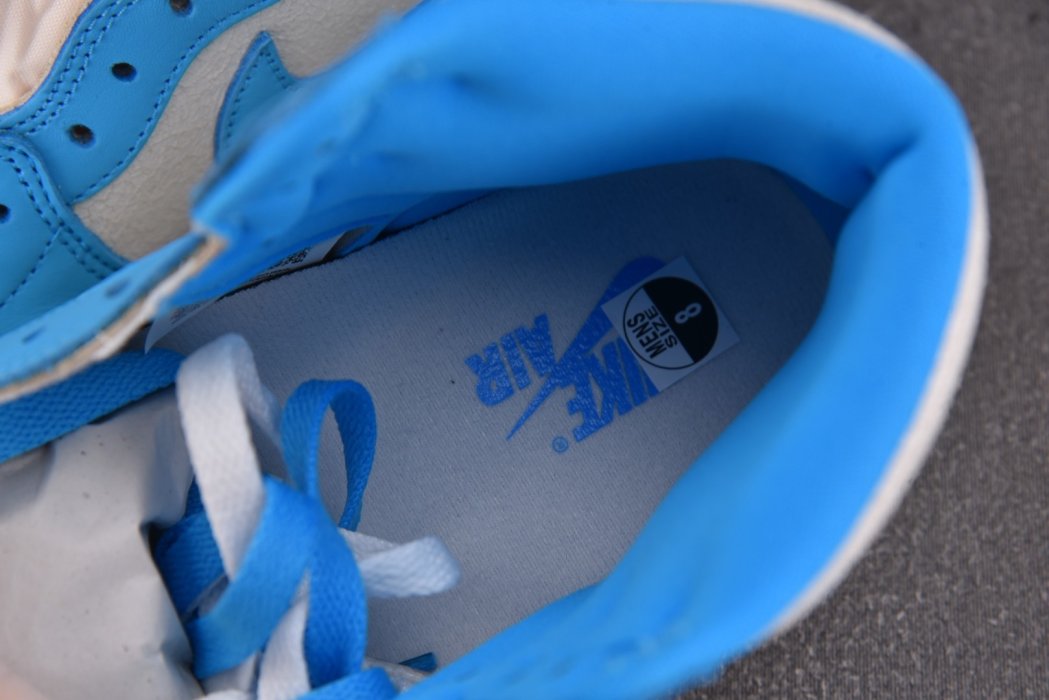 Кроссовки Air Jordan 1 Retro High OG UNC Reimagined фото 10