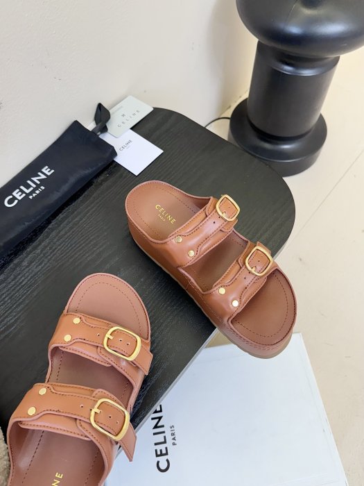 Шлепанцы женские фото 4