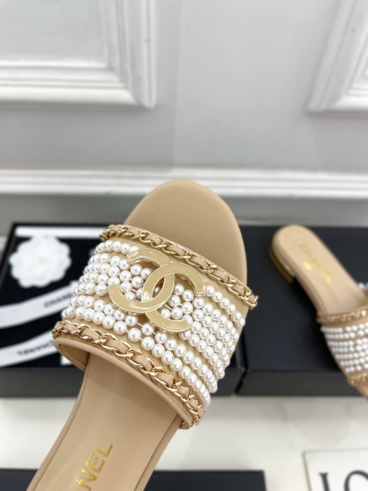 Шлепанцы женские фото 6