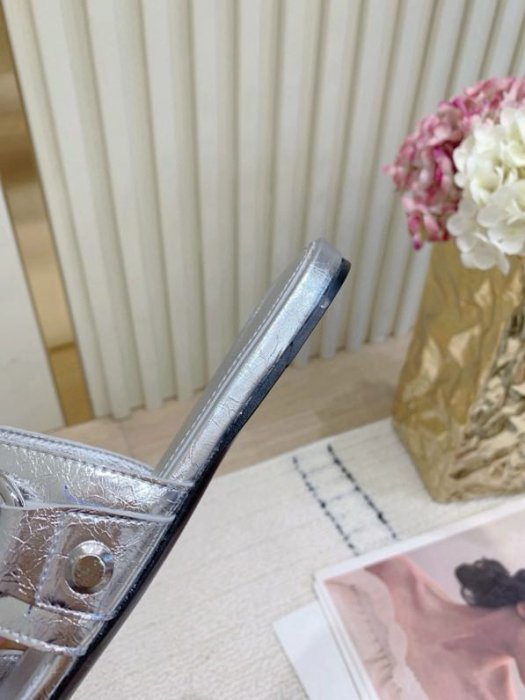 Шлепанцы женские фото 4