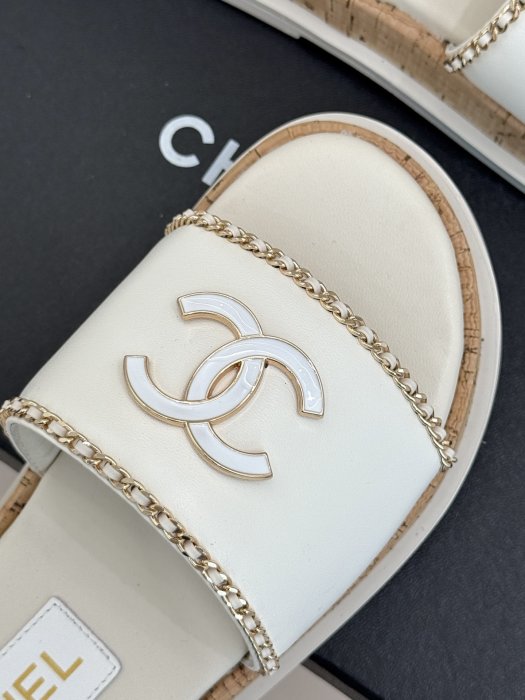 Шлепанцы фото 7