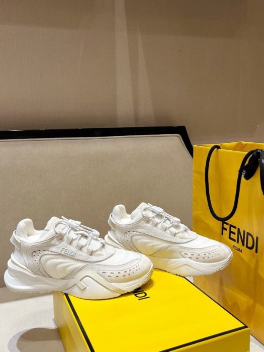 Кроссовки фото 9