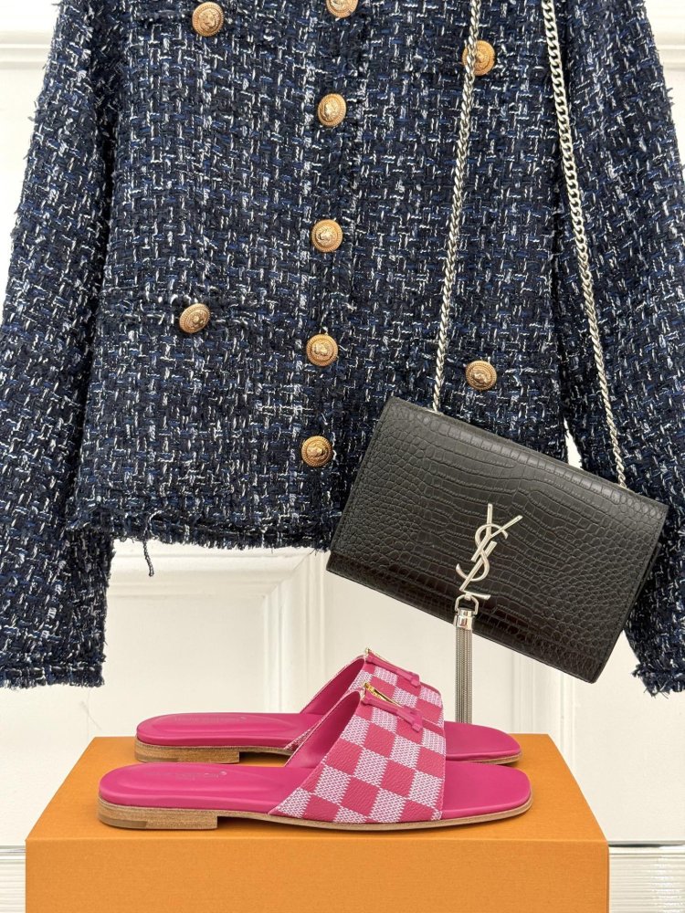 Шлепанцы женские