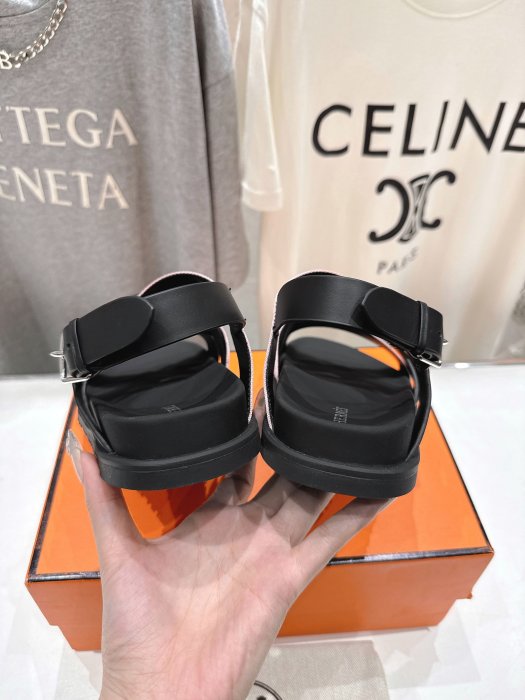 Сандалі жіночі фото 8