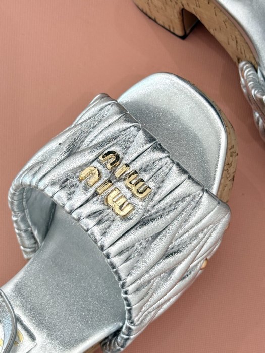 Босоножки фото 7