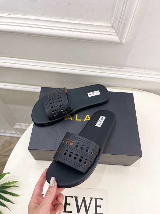 Шлепанцы женские фото 3