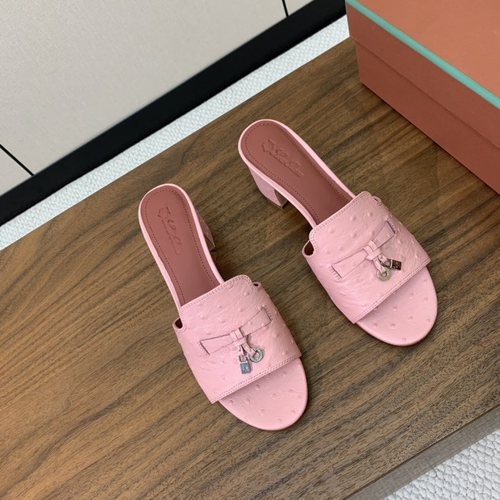 Шлепанцы фото 4