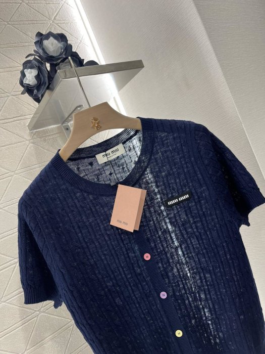 Футболка жіноча фото 3