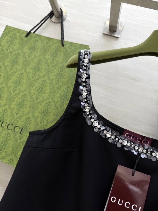 Костюм жіночий фото 2