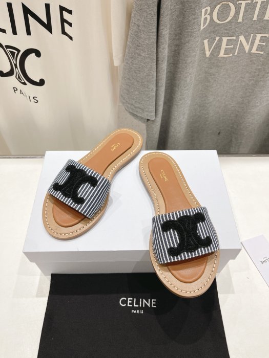 Шлепанцы женские фото 4