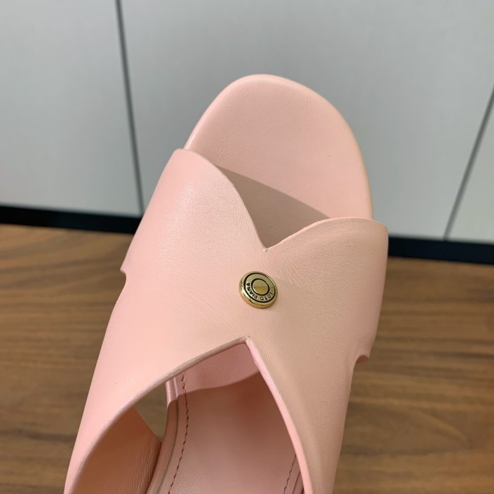 Босоножки фото 6