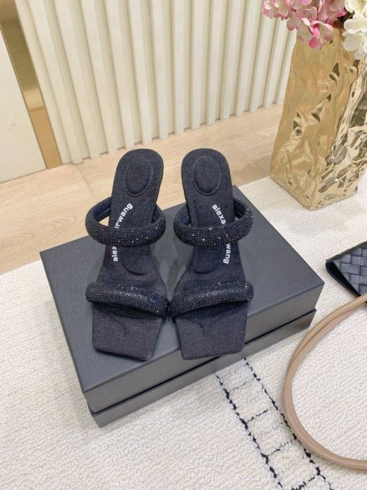 Босоножки фото 2