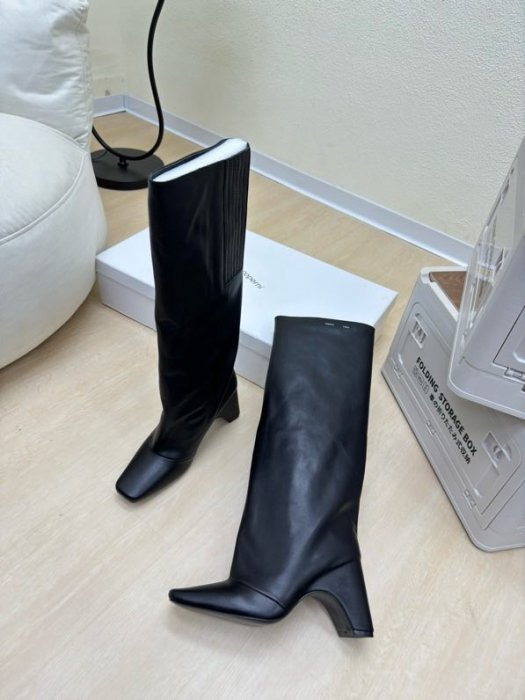 Boots women's