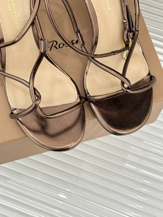 Sandals on stud фото 7