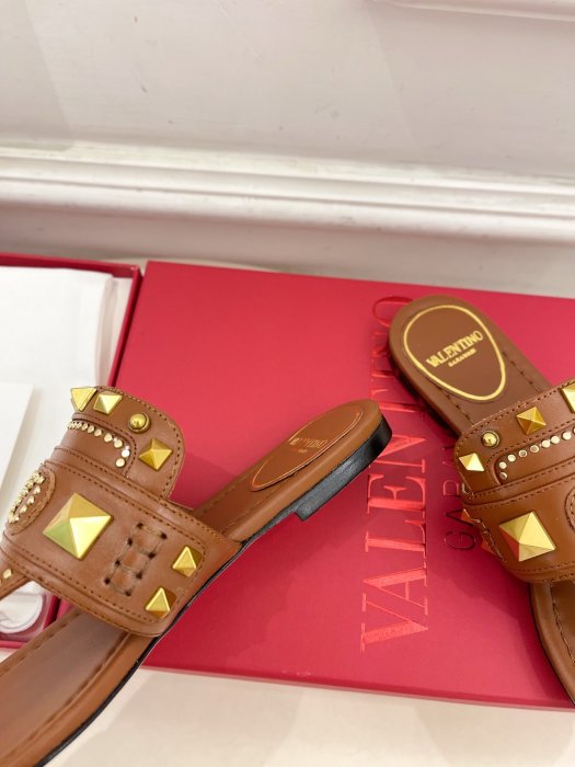 Шльопанці жіночі фото 8