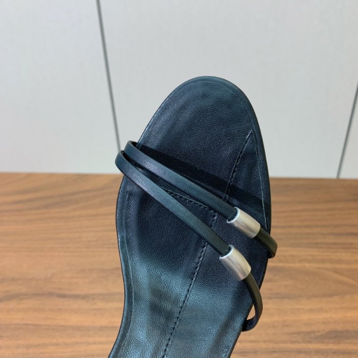 Босоножки фото 5