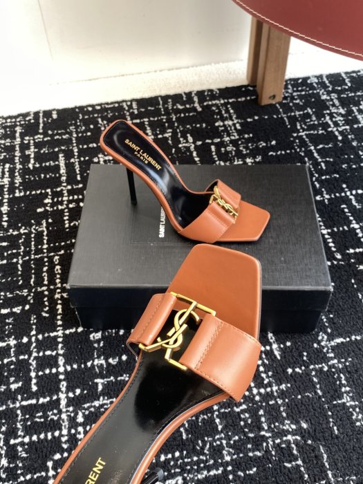 Босоножки фото 5