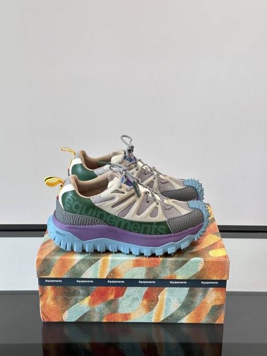 Кросівки чоловічі