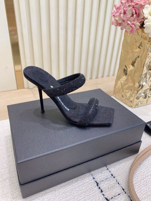 Босоножки фото 6