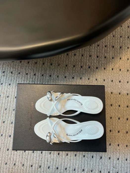 Босоножки фото 7