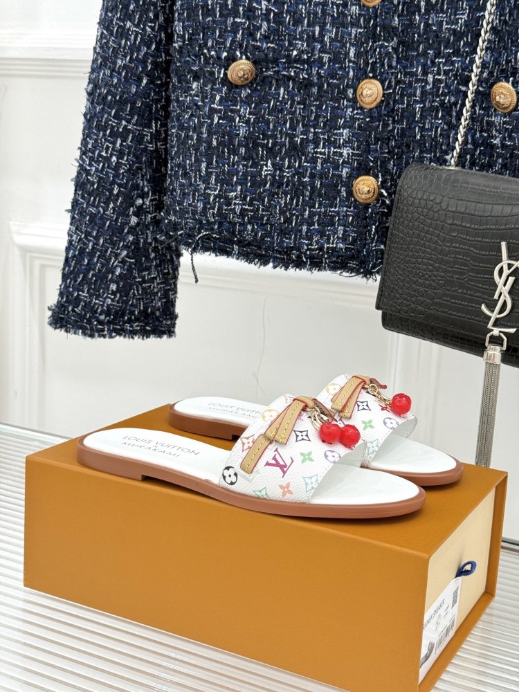 Шлепанцы женские