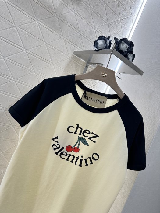 T-shirt women's фото 7