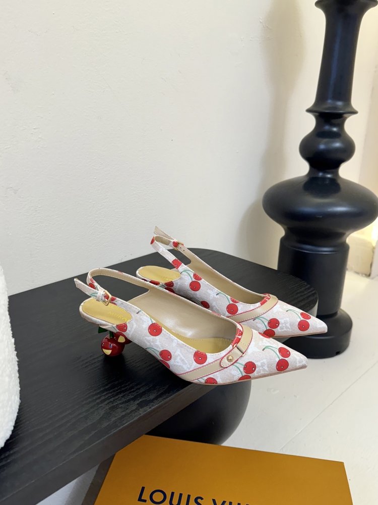 Босоножки фото 2