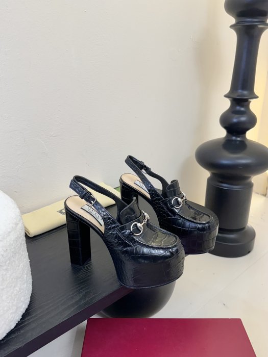 Босоножки фото 2