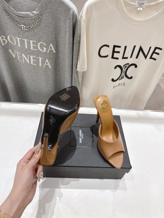 Босоножки фото 9