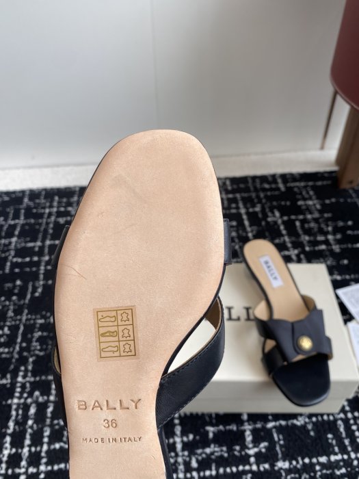 Босоніжки фото 9