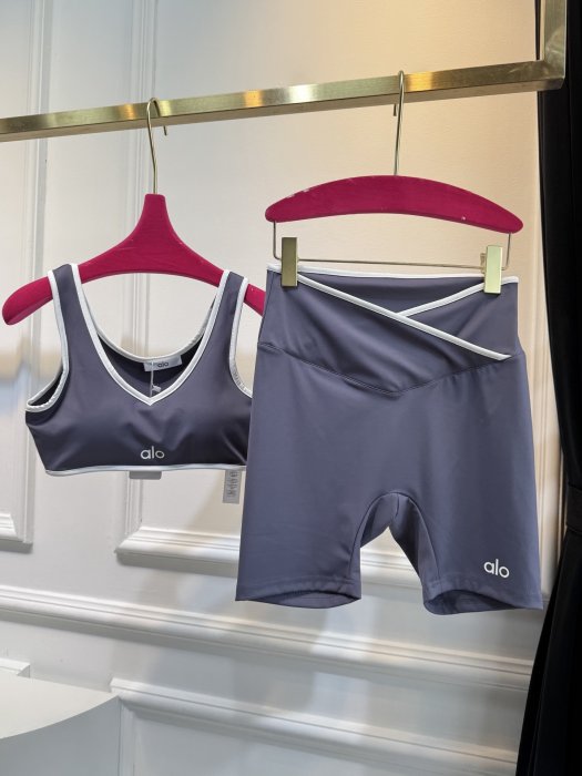 Костюм спортивний жіночий фото 5