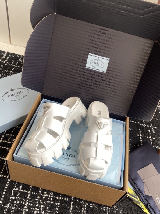 Босоножки фото 5