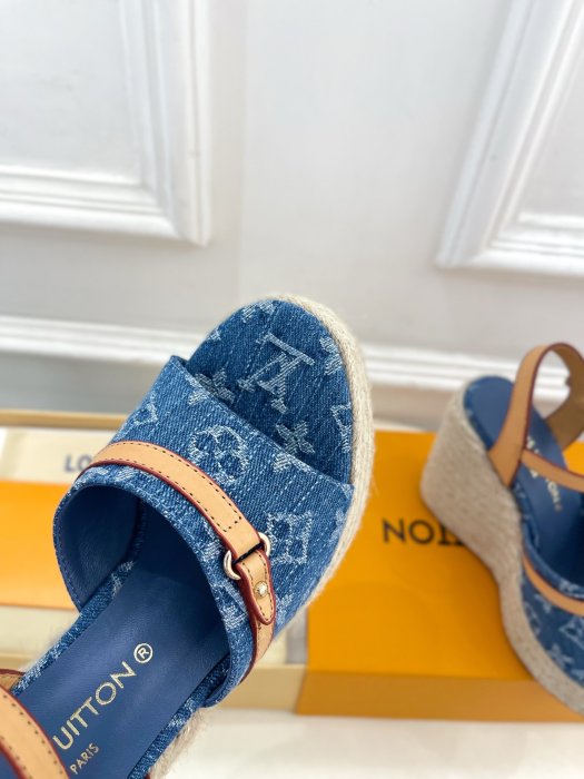 Босоножки фото 6