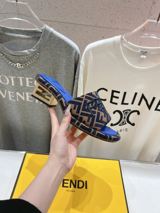 Шлепанцы фото 4