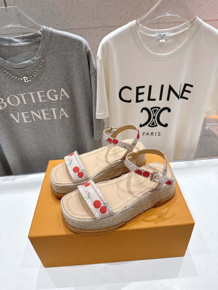 Сандалии женские фото 3