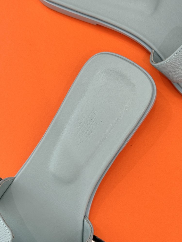 Шлепанцы женские фото 8