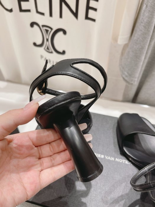 Босоножки фото 8