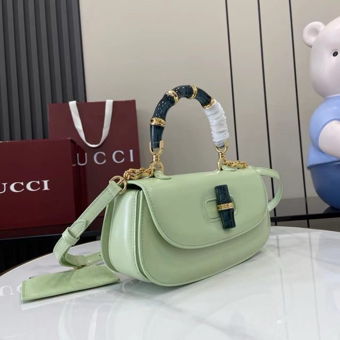 Сумка кожаная Gucci Bamboo Diva 26 см фото 6