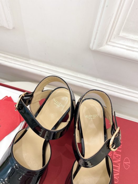 Босоножки фото 8