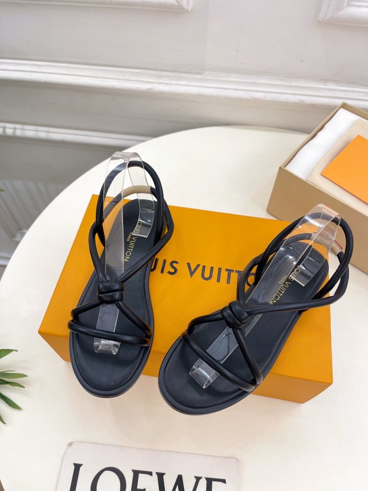 Босоножки фото 5