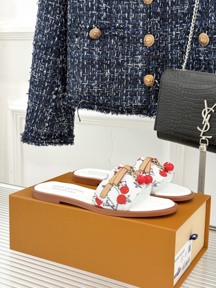 Шлепанцы женские