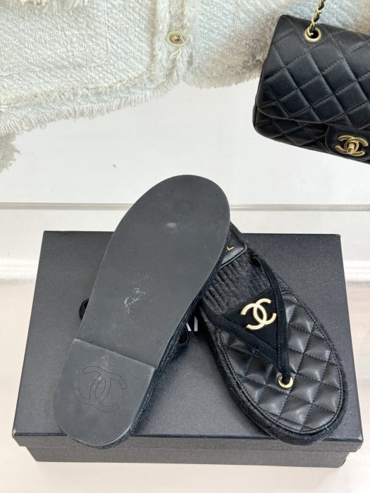 Шлепанцы женские фото 9