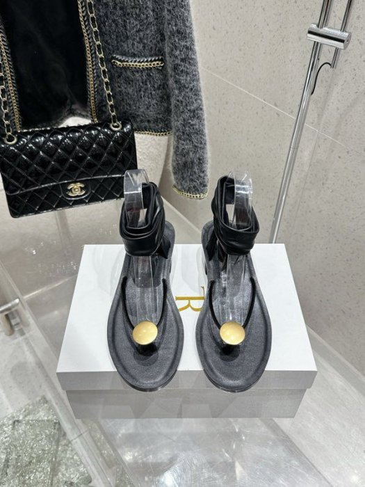 Босоножки фото 8