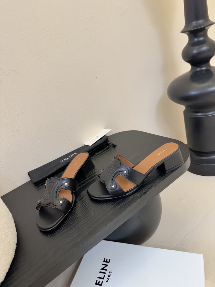 Шлепанцы женские фото 3