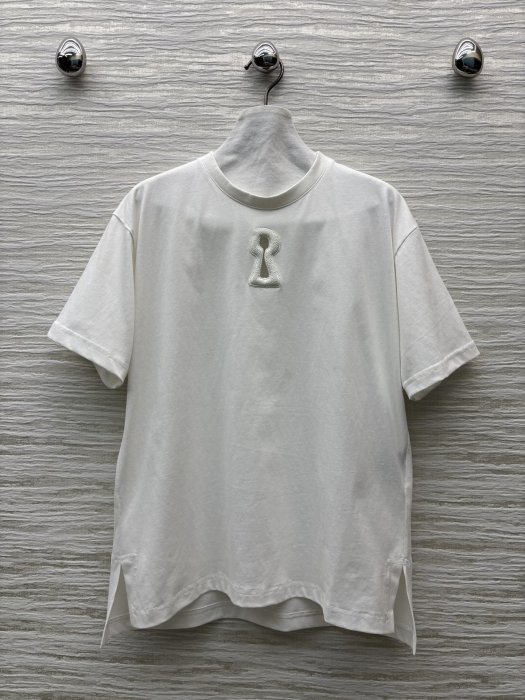 Футболка жіноча