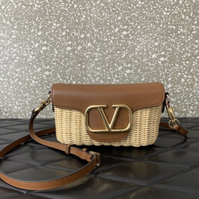 A bag women's Valentino Garavani Loco 22 cm