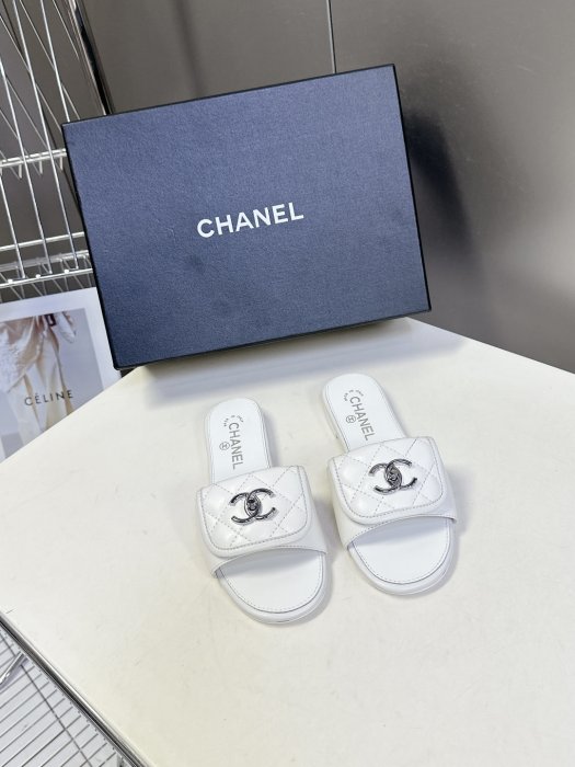 Шлепанцы женские